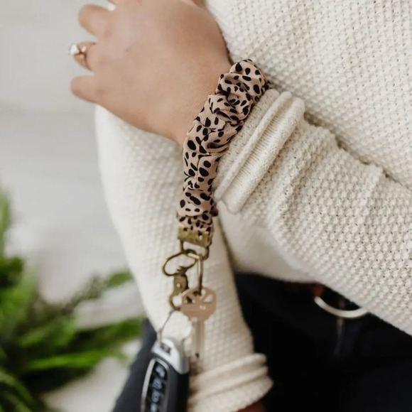 Jungle Cat Keychain (NWT) - Picture 2 of 3